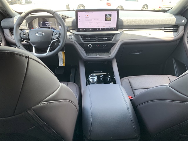 2025 Star White Metallic Tri-Coat Ford Explorer Platinum RWD SUV