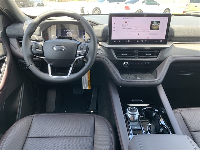 2025 Star White Metallic Tri-Coat Ford Explorer Platinum RWD SUV