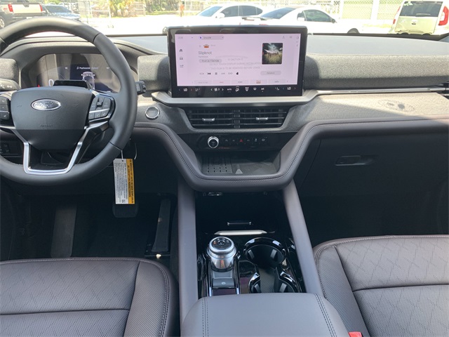 2025 Star White Metallic Tri-Coat Ford Explorer Platinum RWD SUV