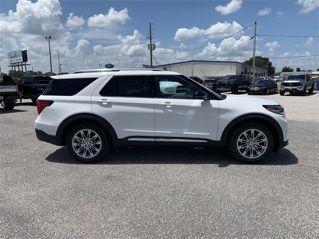 2025 Star White Metallic Tri-Coat Ford Explorer Platinum RWD SUV