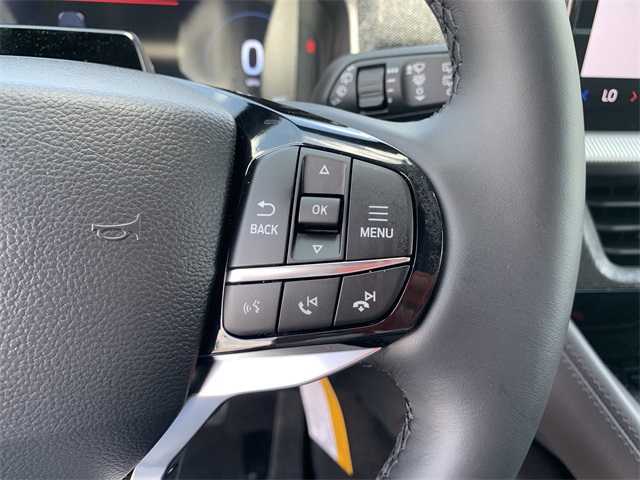 2025 Star White Metallic Tri-Coat Ford Explorer Platinum RWD SUV
