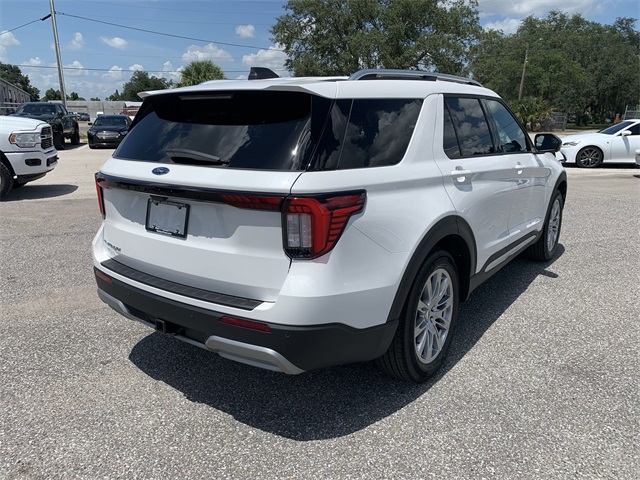 2025 Star White Metallic Tri-Coat Ford Explorer Platinum RWD SUV