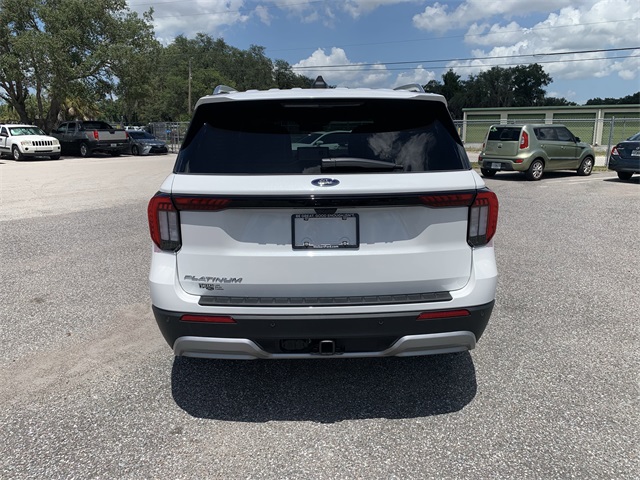 2025 Star White Metallic Tri-Coat Ford Explorer Platinum RWD SUV