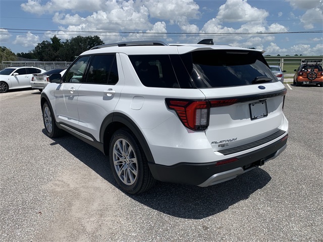2025 Star White Metallic Tri-Coat Ford Explorer Platinum RWD SUV