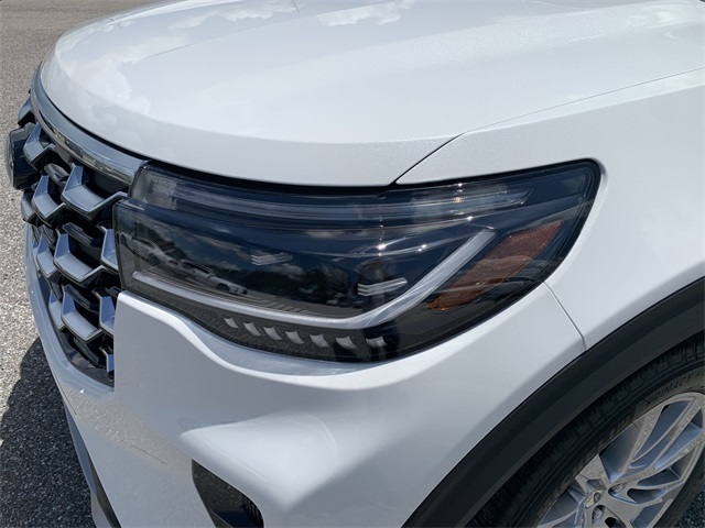 2025 Star White Metallic Tri-Coat Ford Explorer Platinum RWD SUV