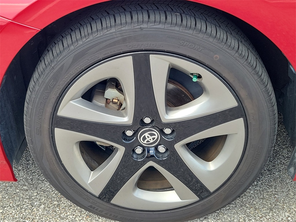 2019 Red Toyota Prius L FWD Hatchback