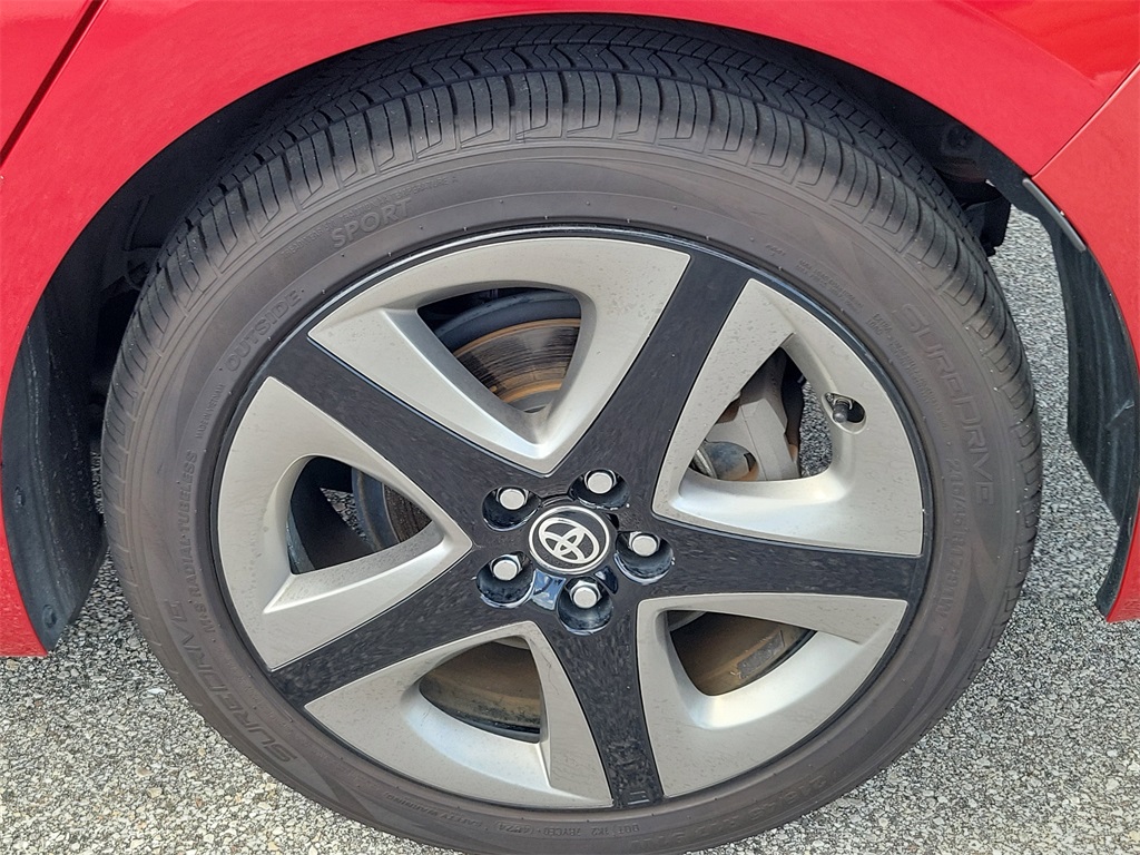 2019 Red Toyota Prius L FWD Hatchback