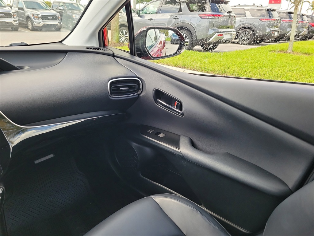 2019 Red Toyota Prius L FWD Hatchback