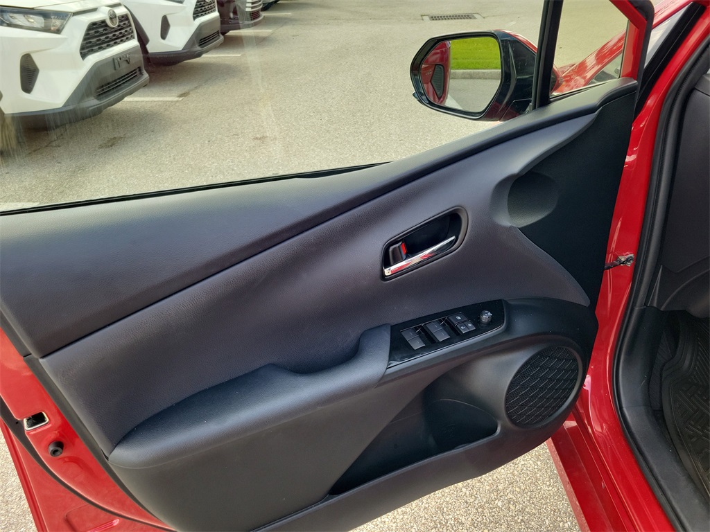 2019 Red Toyota Prius L FWD Hatchback