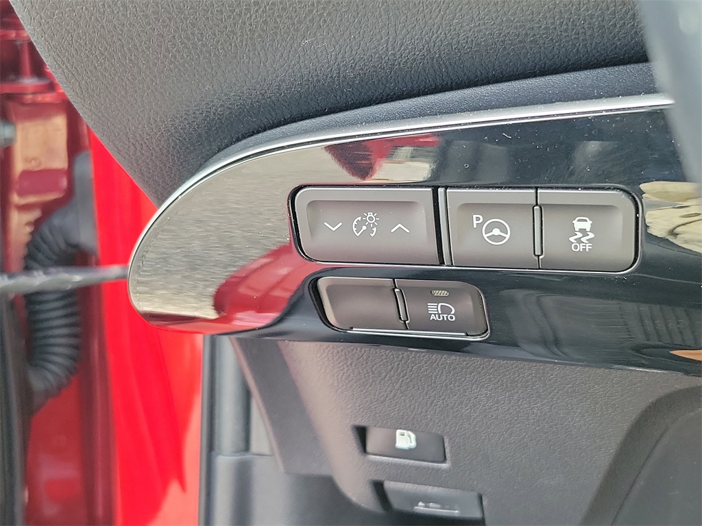 2019 Red Toyota Prius L FWD Hatchback