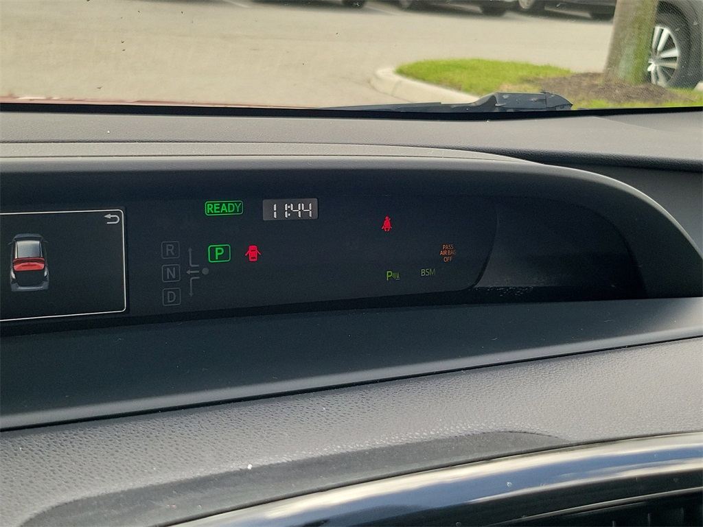 2019 Red Toyota Prius L FWD Hatchback