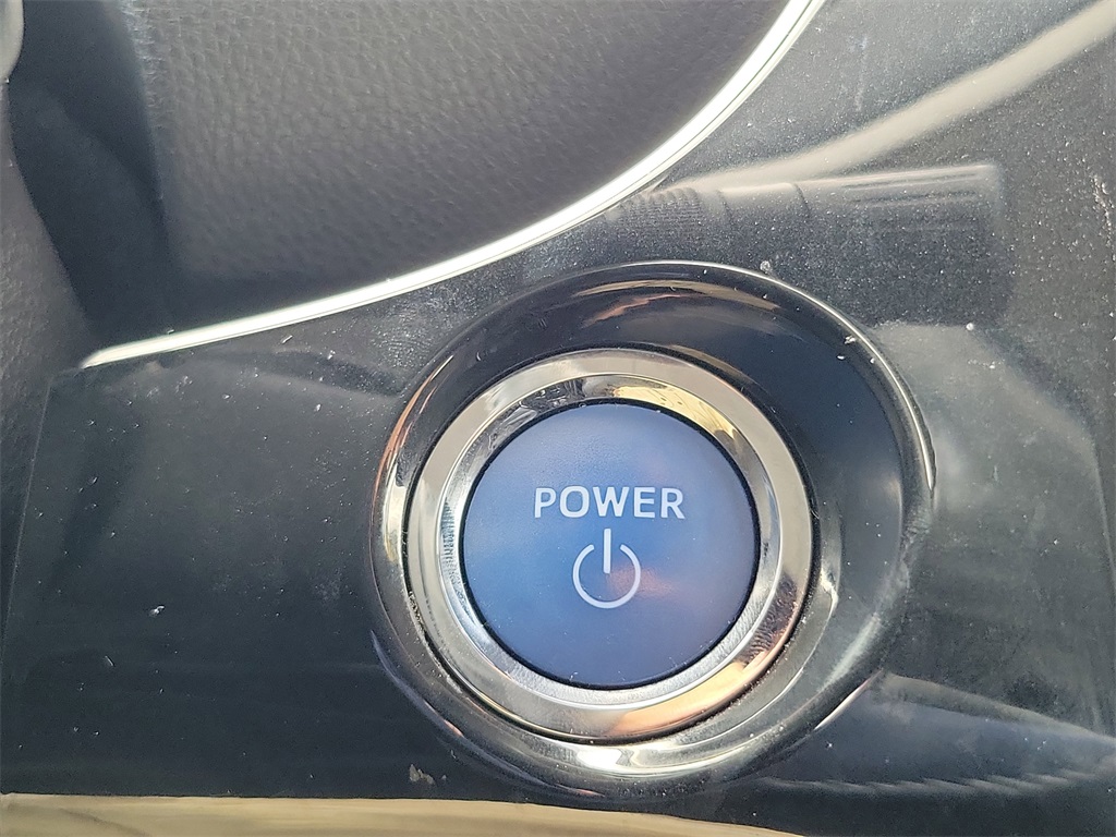 2019 Red Toyota Prius L FWD Hatchback