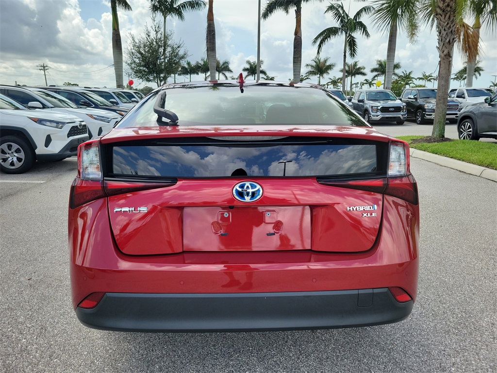 2019 Red Toyota Prius L FWD Hatchback