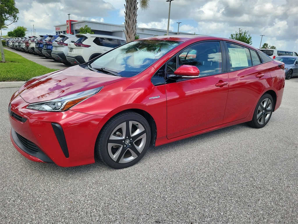 2019 Red Toyota Prius L FWD Hatchback