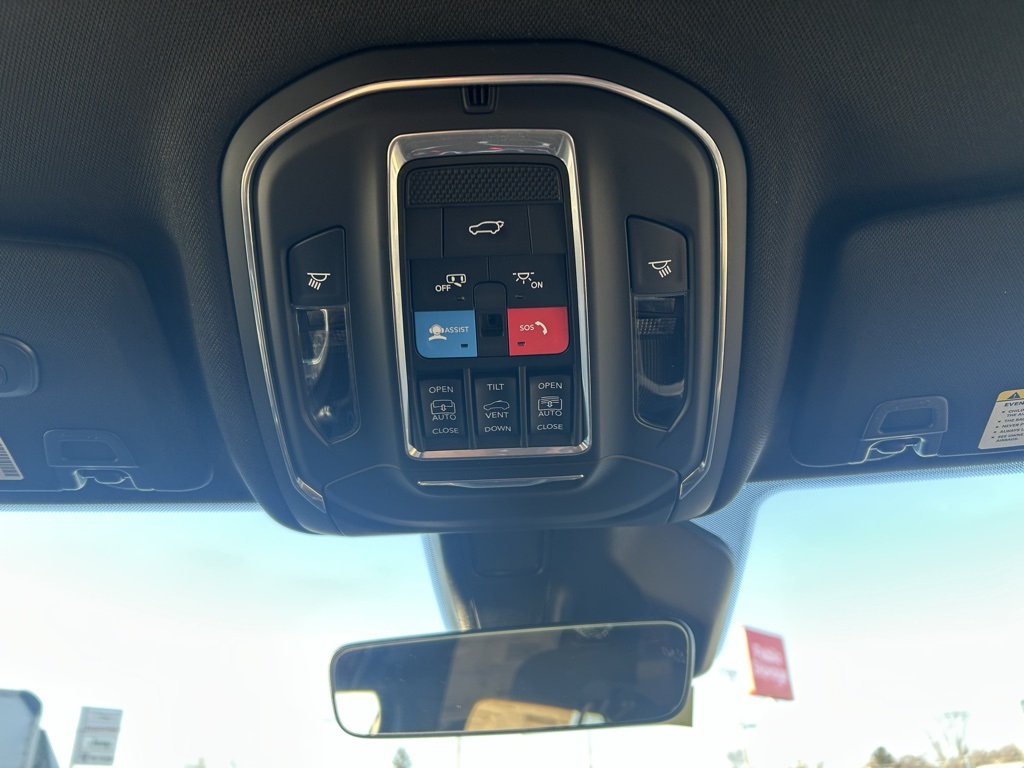 new 2025 Jeep Grand Cherokee car, priced at $51,660