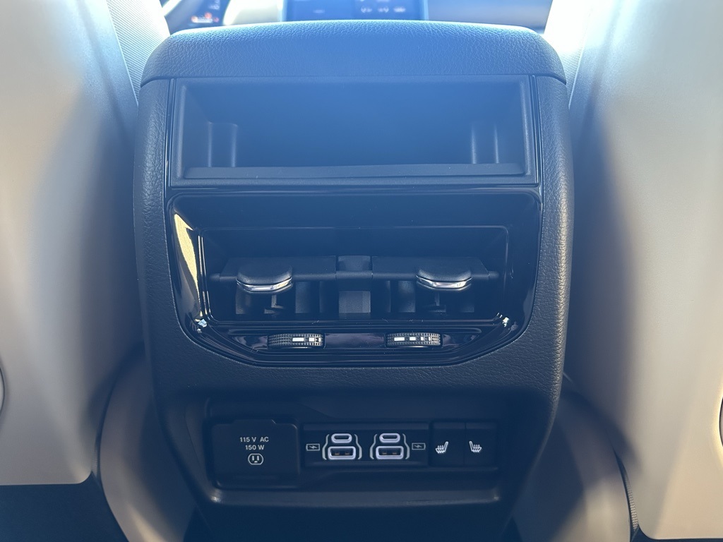 new 2025 Jeep Grand Cherokee car, priced at $51,660