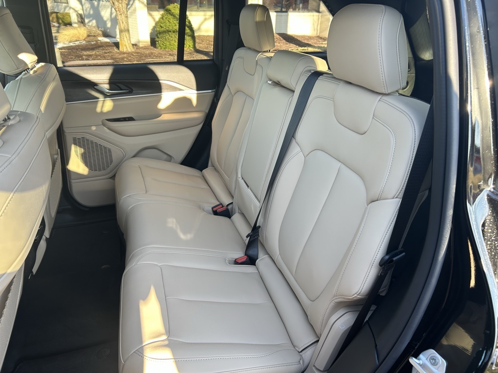 new 2025 Jeep Grand Cherokee car, priced at $51,660