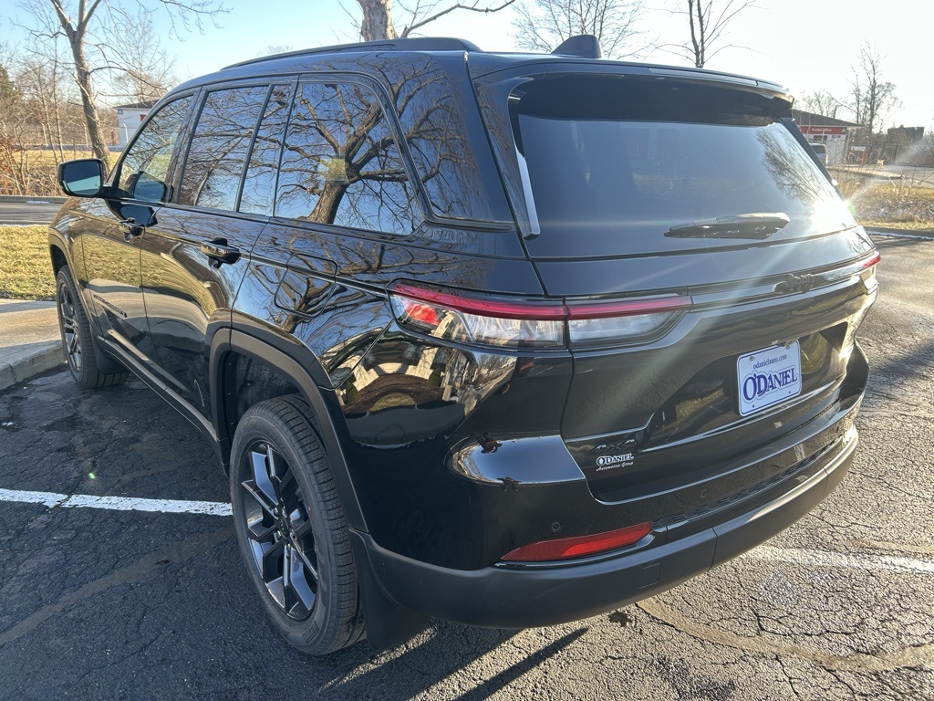new 2025 Jeep Grand Cherokee car, priced at $51,660