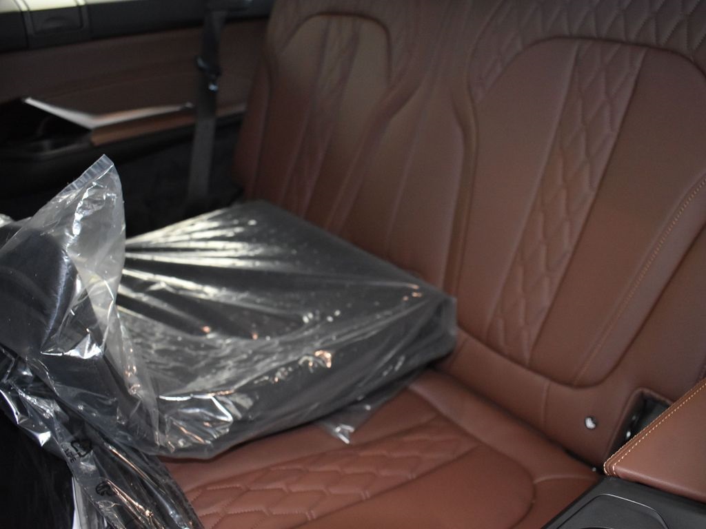 2026 Dravit Gray Metallic BMW X7 M60i AWD SUV