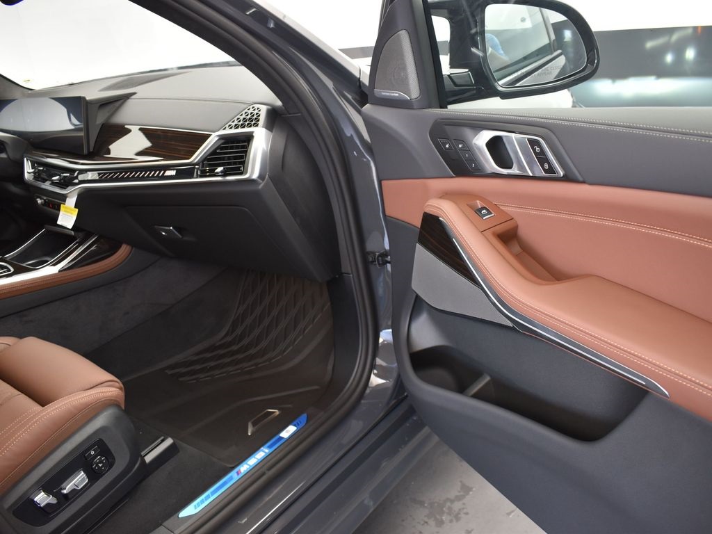 2026 Dravit Gray Metallic BMW X7 M60i AWD SUV