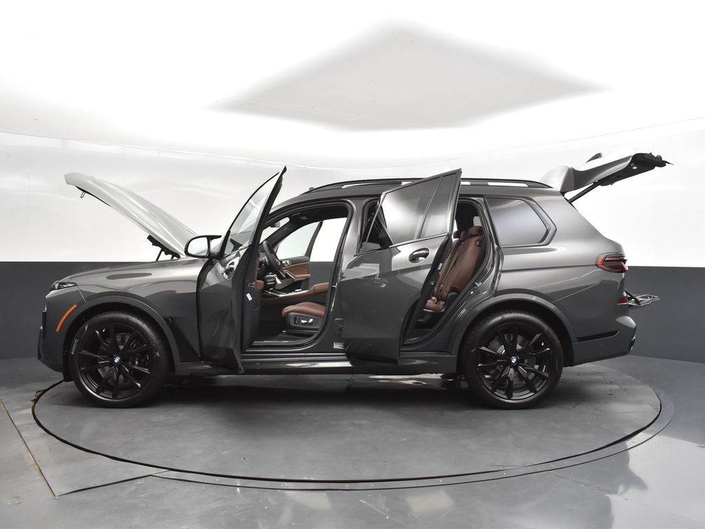 2026 Dravit Gray Metallic BMW X7 M60i AWD SUV