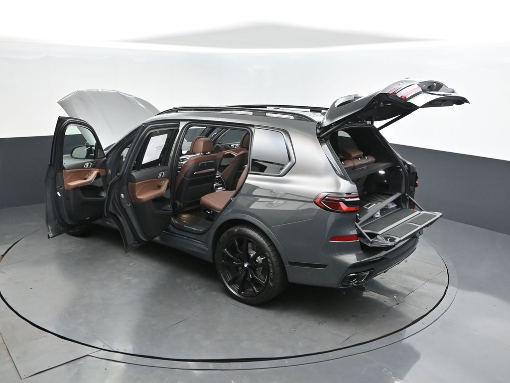 2026 Dravit Gray Metallic BMW X7 M60i AWD SUV