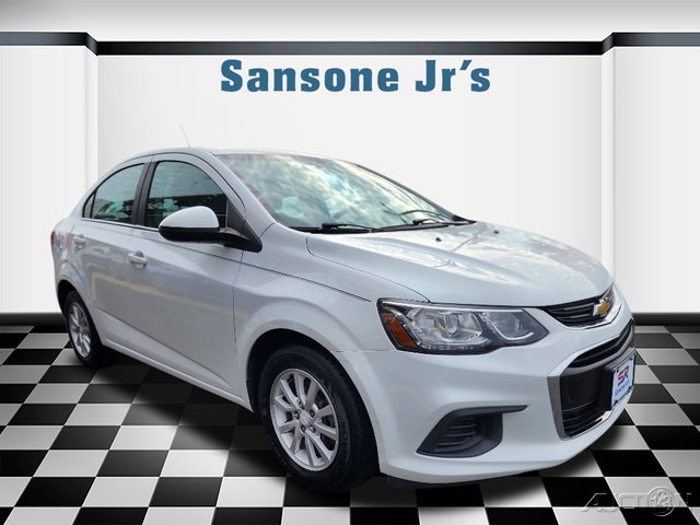 2018 Chevrolet Sonic LT's photo