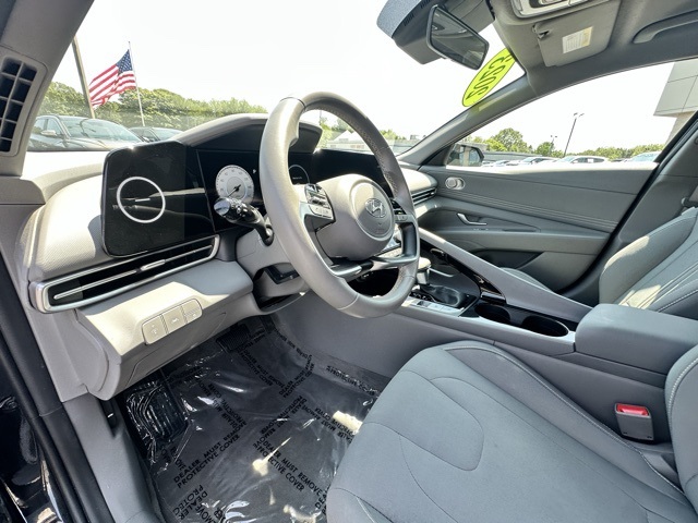 2023 Phantom Black Hyundai Elantra SEL FWD Sedan