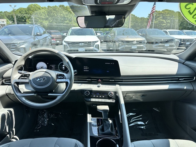 2023 Phantom Black Hyundai Elantra SEL FWD Sedan