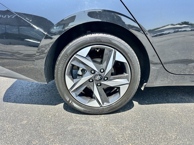 2023 Phantom Black Hyundai Elantra SEL FWD Sedan