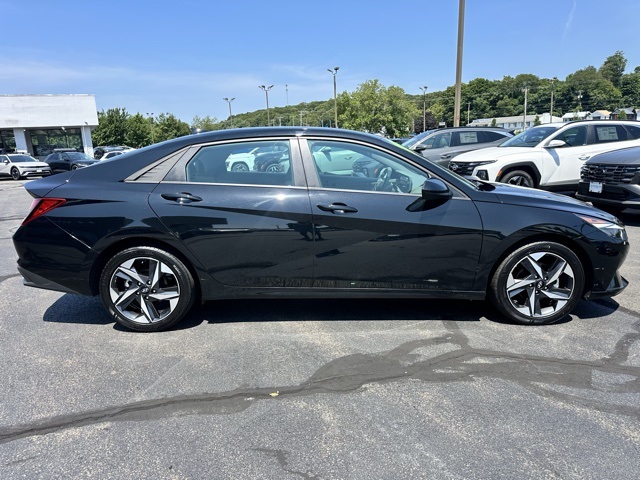 2023 Phantom Black Hyundai Elantra SEL FWD Sedan