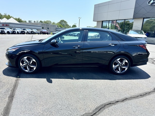 2023 Phantom Black Hyundai Elantra SEL FWD Sedan