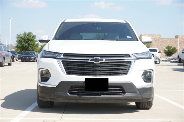 2023 Chevrolet Traverse LS photo 2