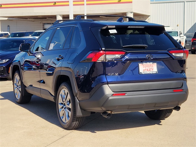 2025 Toyota RAV4 XLE Premium photo 4