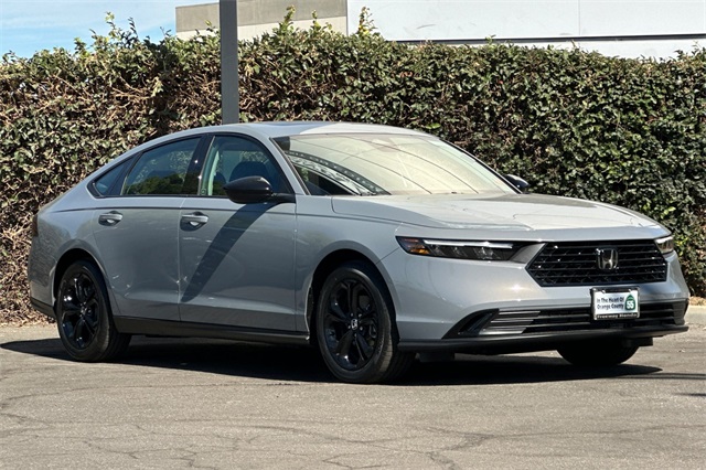 2025 Honda Accord SE photo 2