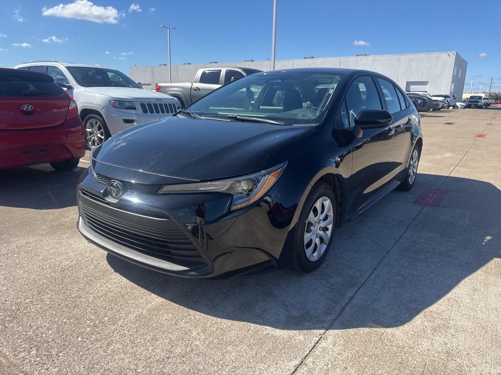 Used 2025 Toyota Corolla LE with VIN 5YFB4MDE1SP262239 for sale in Northfield, Minnesota