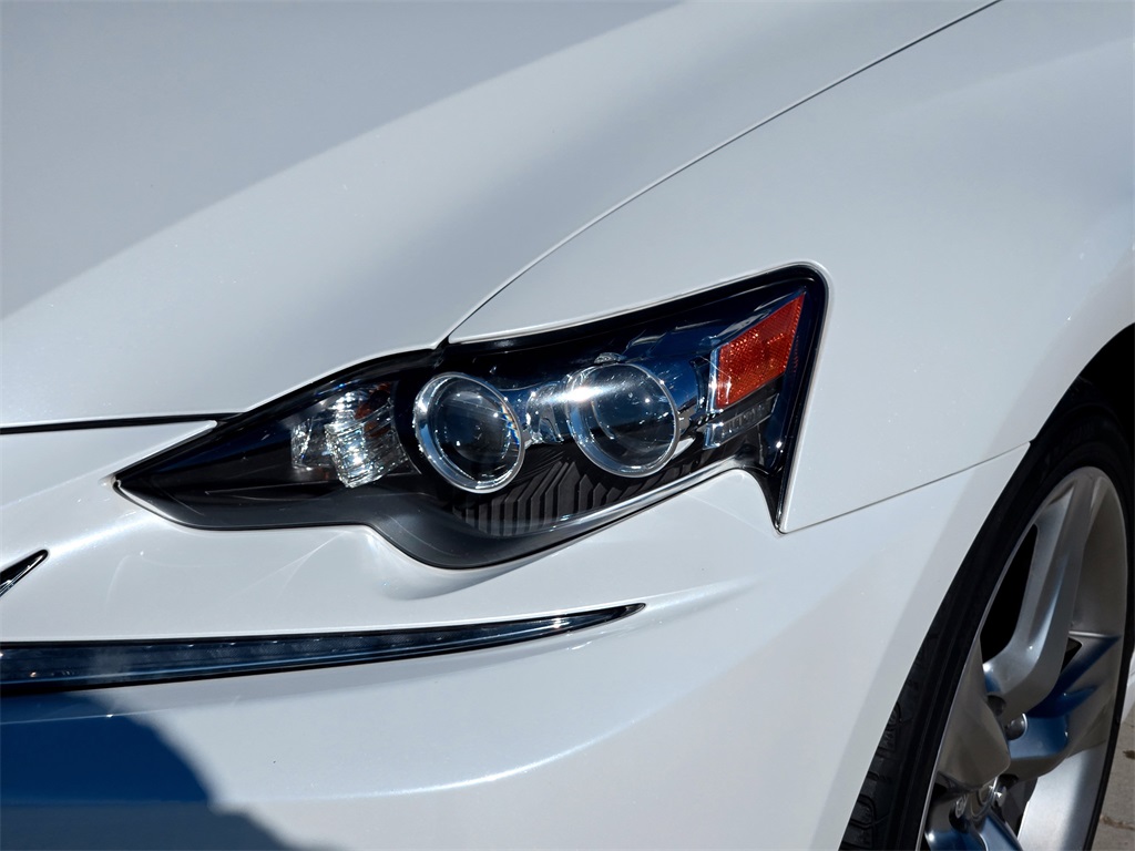 2014 Lexus IS 350 photo 3