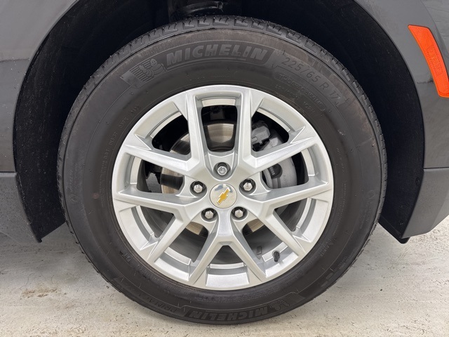 used 2022 Chevrolet Equinox car, priced at $19,200