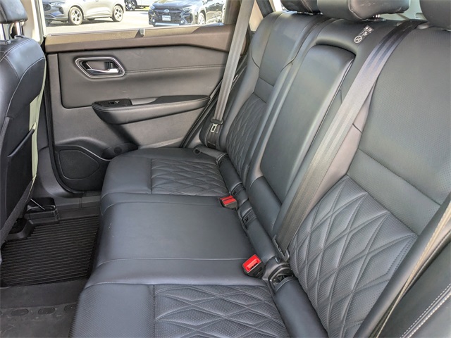 2022 Nissan Rogue Platinum FWD