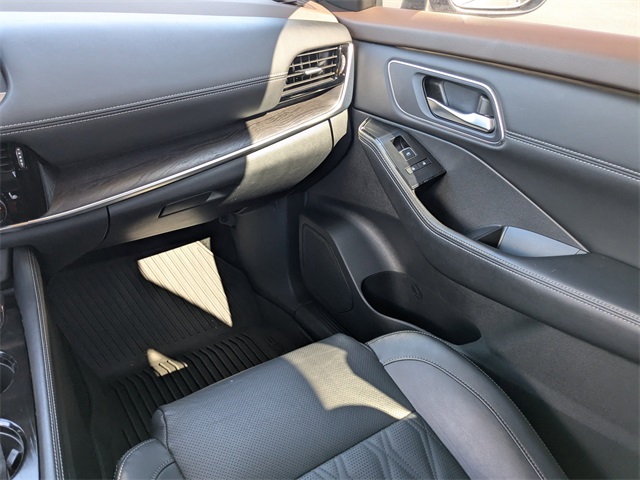 2022 Nissan Rogue Platinum FWD