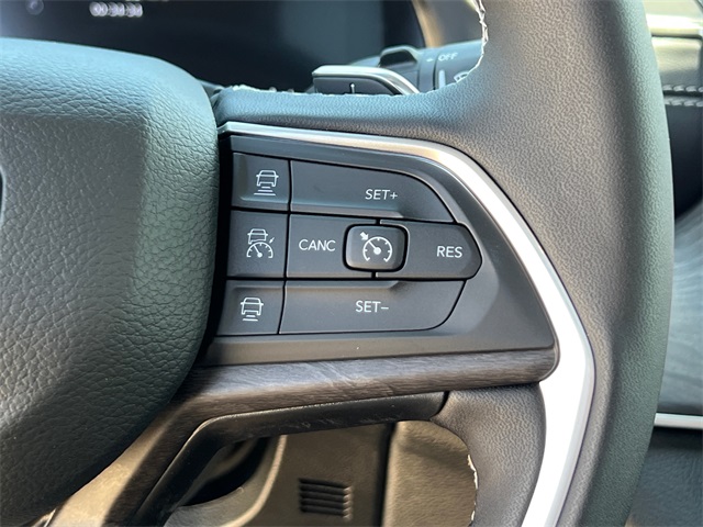 2025 Jeep Grand Cherokee Limited photo 28