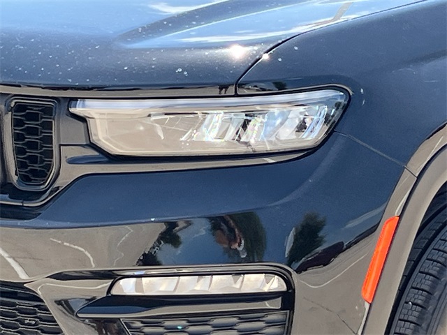 2025 Jeep Grand Cherokee Limited photo 4