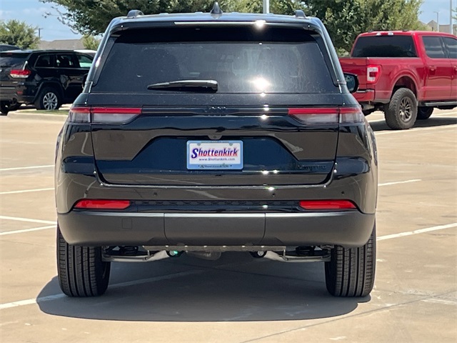 2025 Jeep Grand Cherokee Limited photo 7