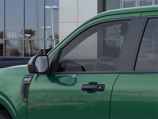 New 2025 Ford Maverick XLT 4D Crew Cab