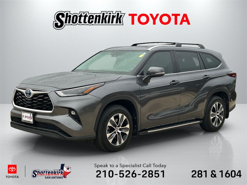 2024 Toyota Highlander XLE's photo