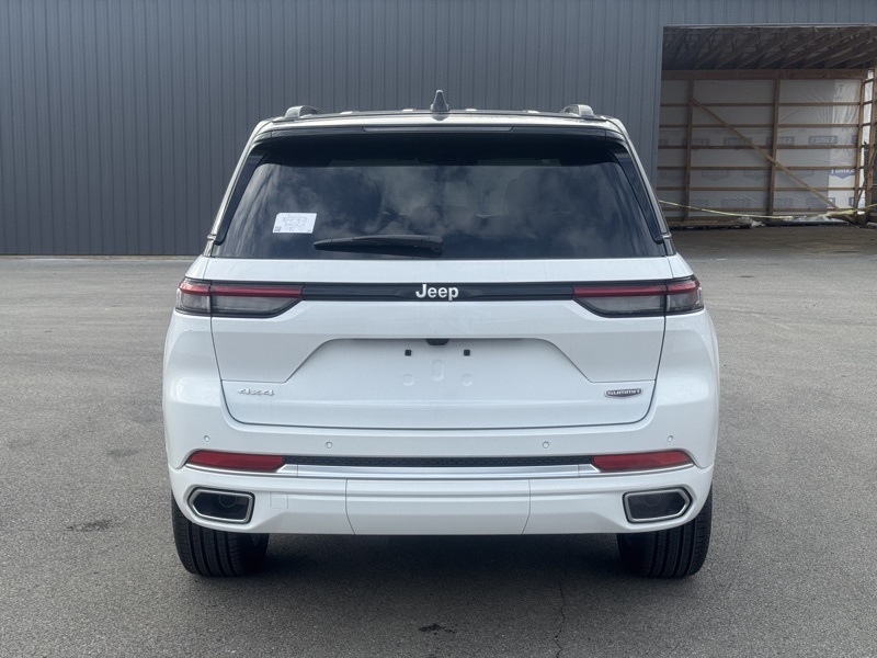 2025 Jeep Grand Cherokee Summit photo 3