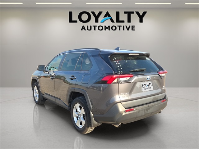 2019 Toyota RAV4 Hybrid XLE photo 3