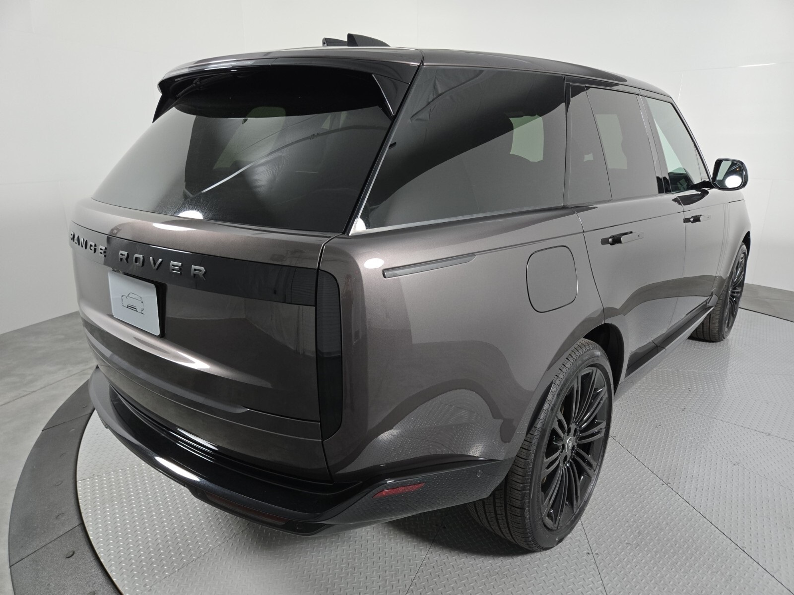 2025 Land Rover Range Rover SE photo 2