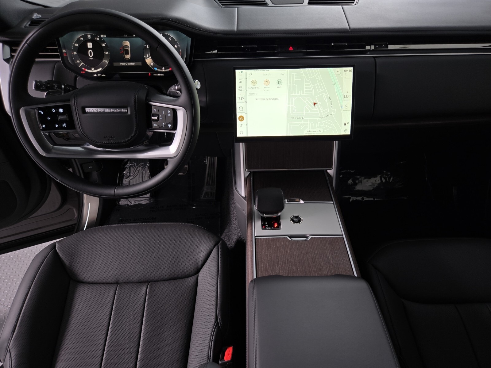 2025 Land Rover Range Rover SE photo 4