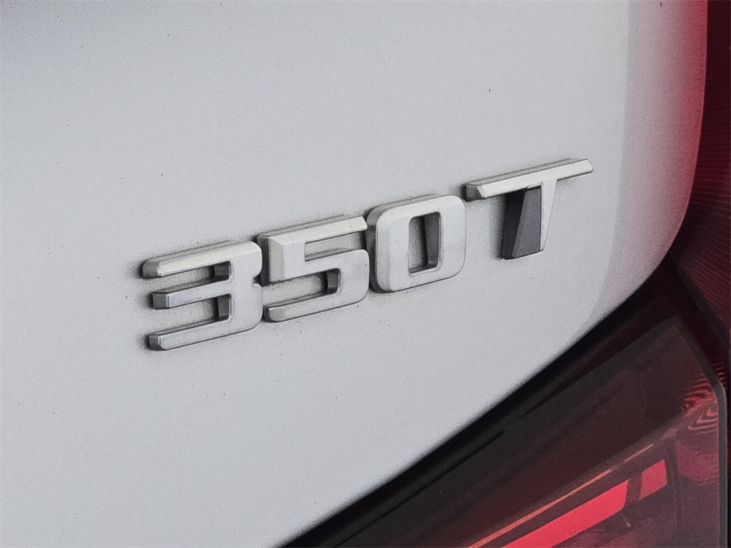 used 2021 Cadillac XT4 car, priced at $23,998